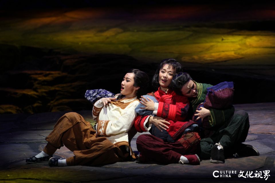 话剧《乳娘》在济南历山剧院首演，再现胶东乳娘的红色传奇