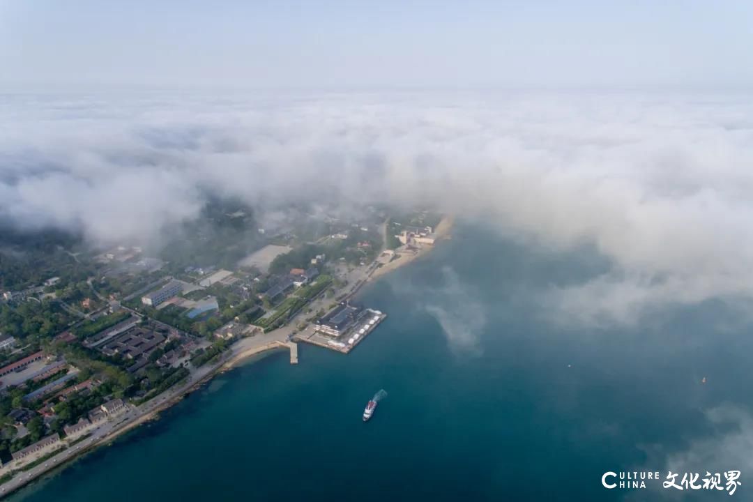 置身“洗眼”的海蓝与翠绿，让25℃的刘公岛拯救你的炎热夏季