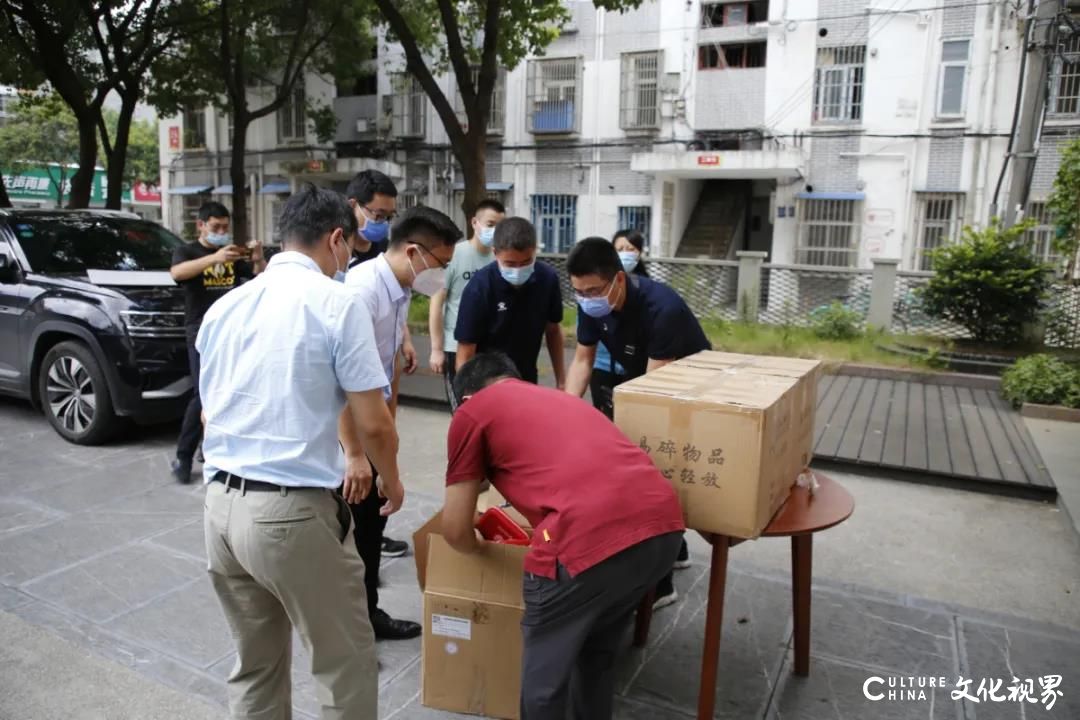 同心协力，共抗疫情——银丰生物集团捐赠物资驰援南京抗疫一线