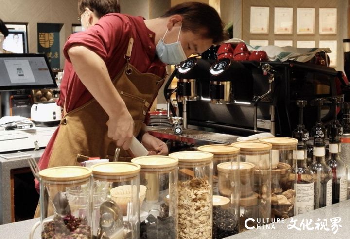 茶饮品牌、老字号纷纷杀入“朋克养生”市场，年轻人热捧的“熬夜水”未必适合所有人