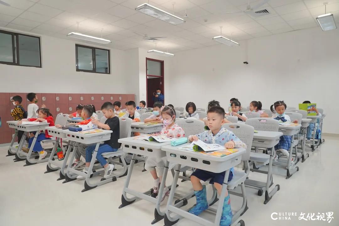 济南市历下区玖玺小学揭牌，“玺”迎小萌新