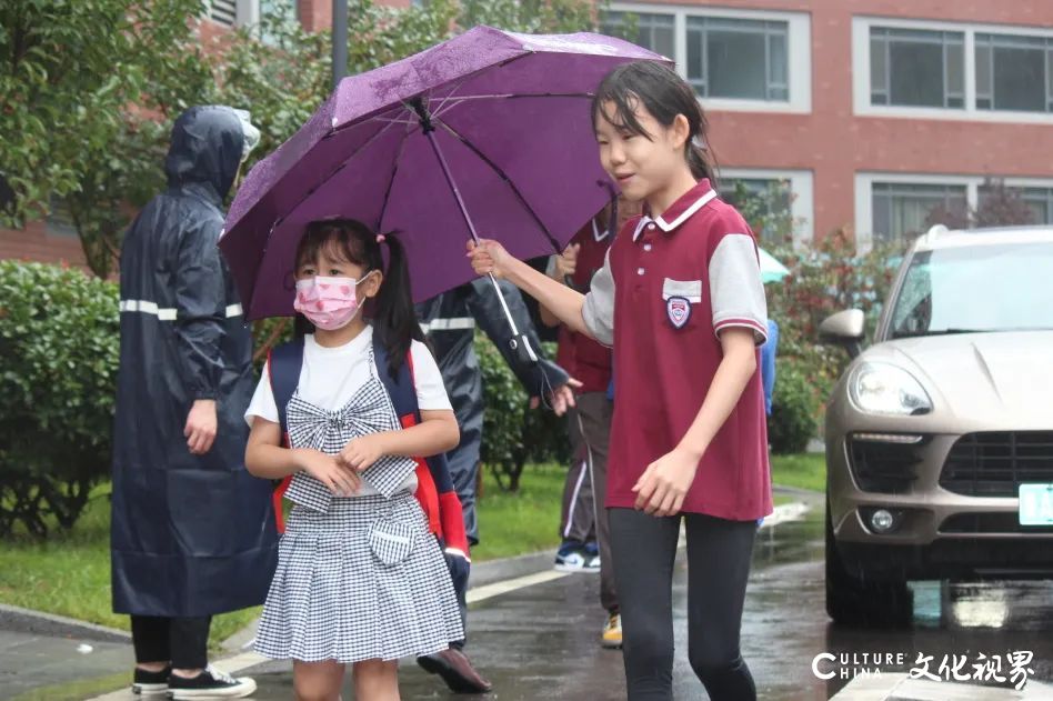 济南托马斯学校“小萌新”开启新学期