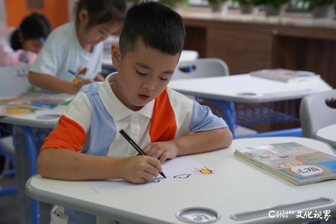 济南托马斯学校“小萌新”开启新学期