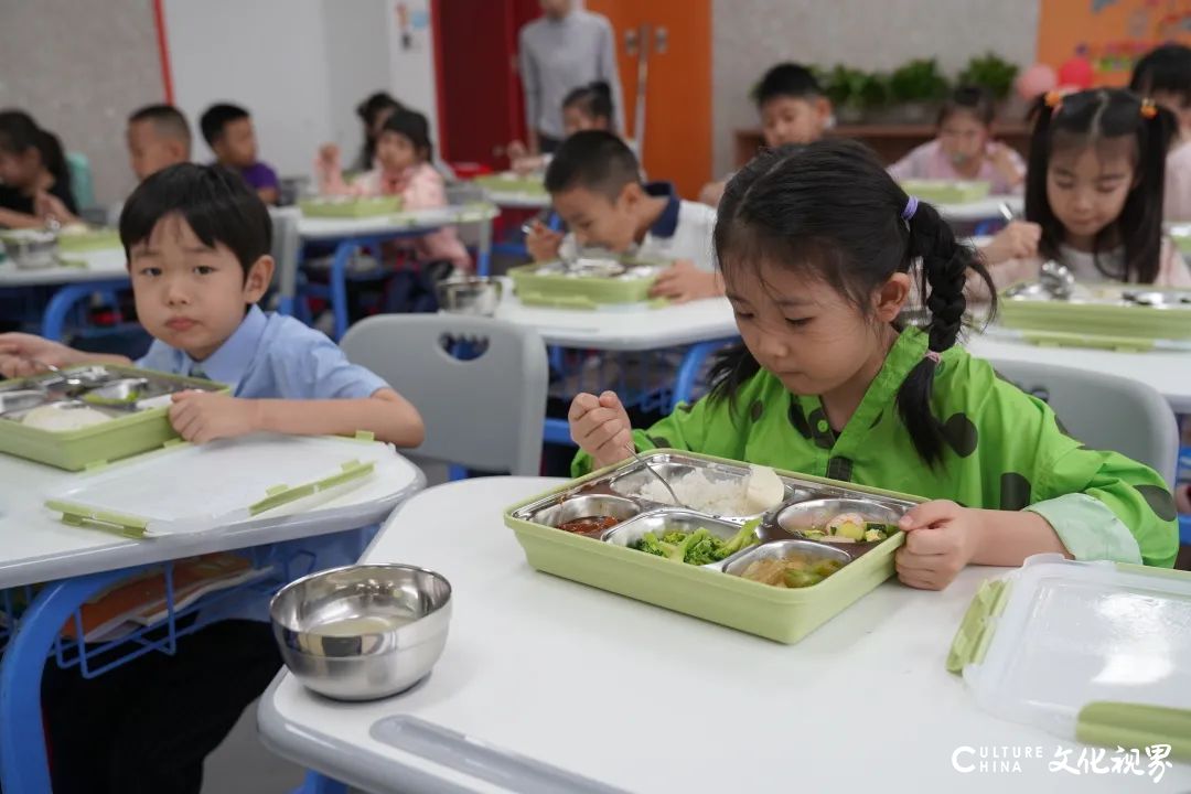 济南托马斯学校“小萌新”开启新学期