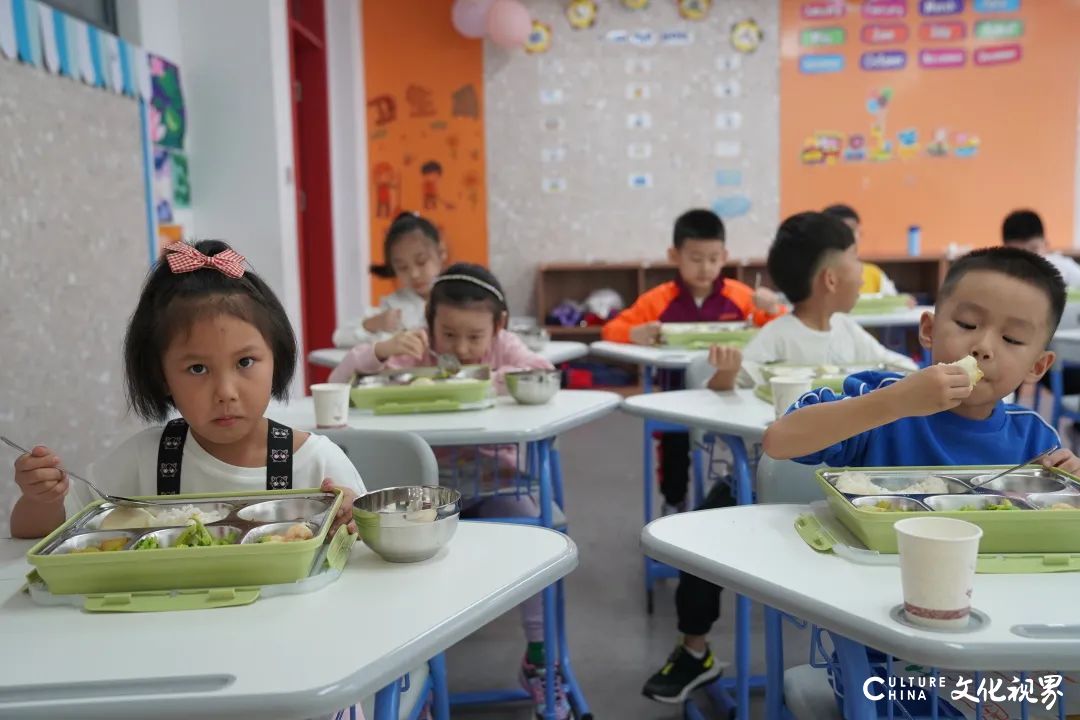 济南托马斯学校“小萌新”开启新学期