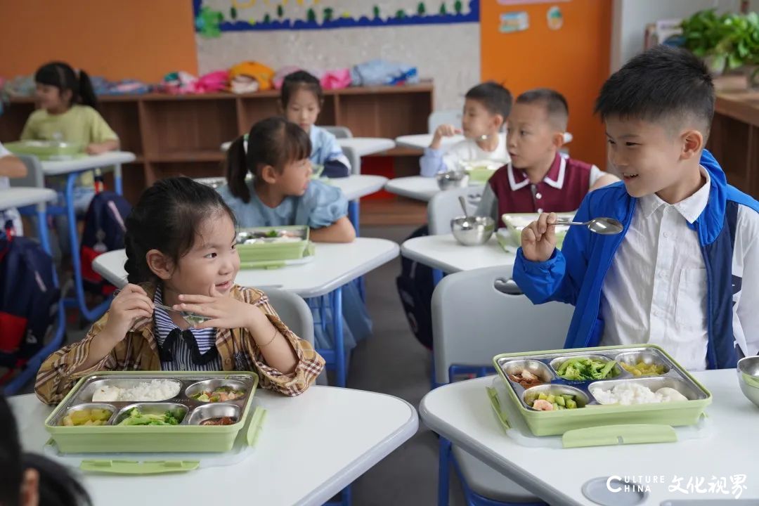 济南托马斯学校“小萌新”开启新学期