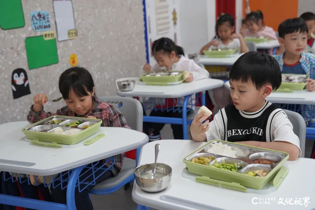 济南托马斯学校“小萌新”开启新学期