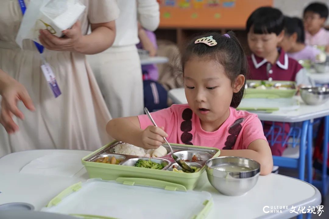 济南托马斯学校“小萌新”开启新学期