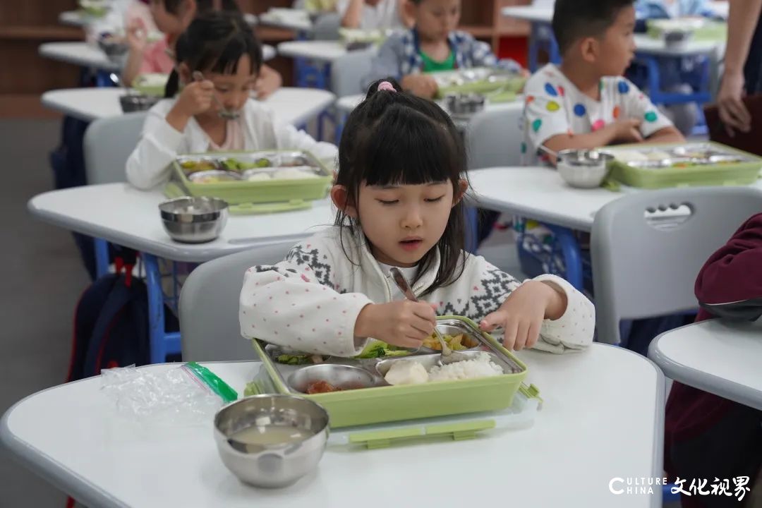 济南托马斯学校“小萌新”开启新学期