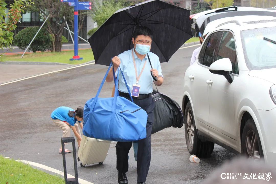 济南托马斯学校“小萌新”开启新学期