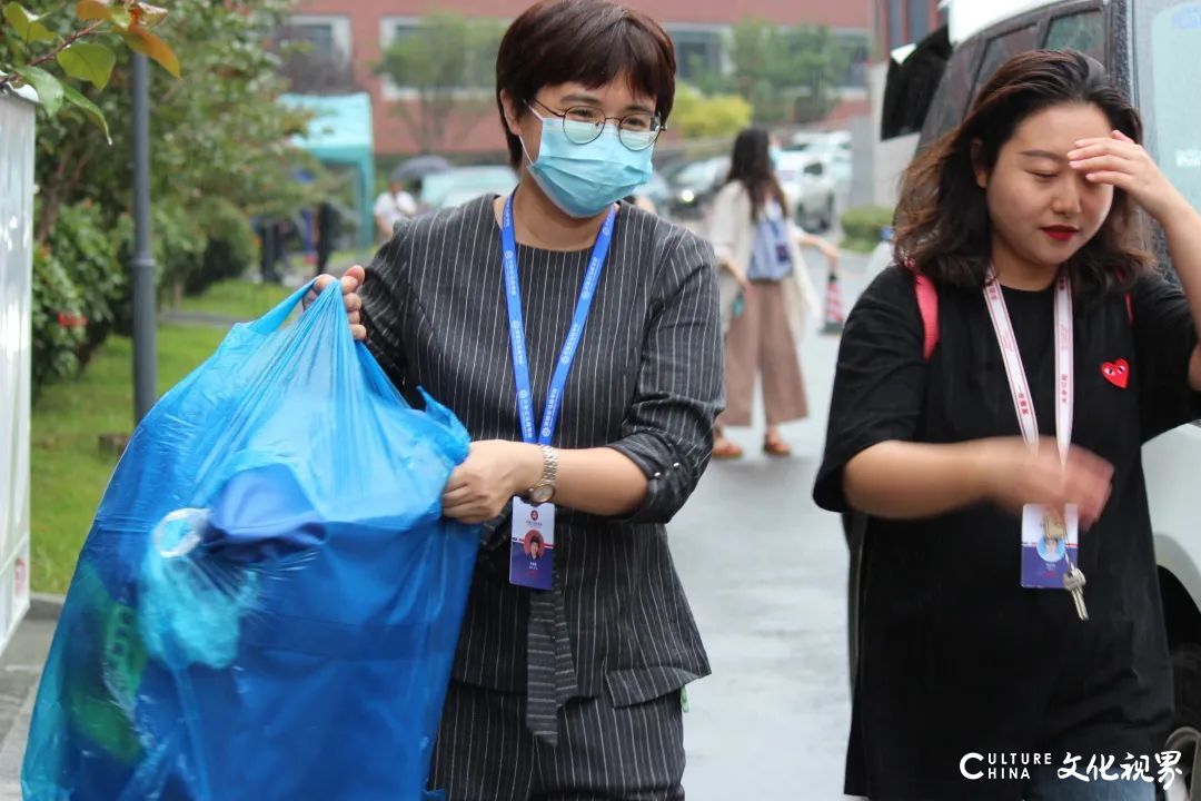 济南托马斯学校“小萌新”开启新学期