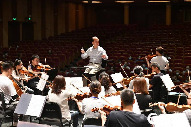 ​青岛交响乐团“爱乐沙龙”举行十周年庆典，回顾十年硕果