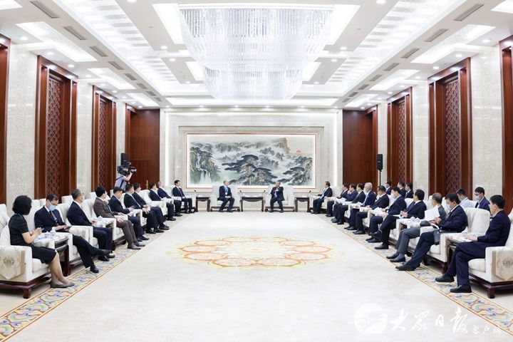 刘家义、李干杰会见出席中国企业论坛嘉宾代表