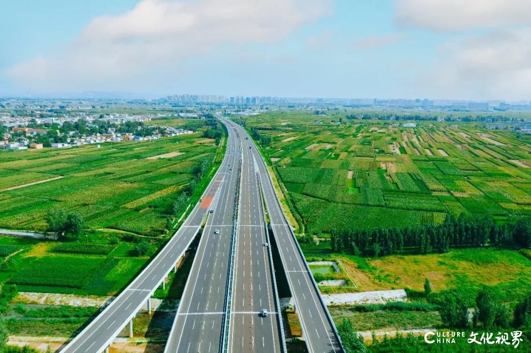 全国最长、山东首条智慧高速公路——京台高速泰安至枣庄段建成通车