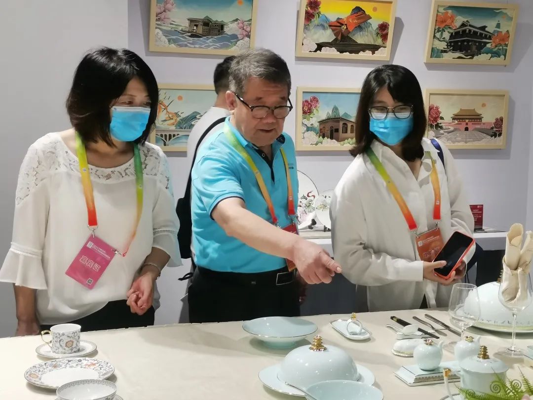 华光国瓷绽放2021国际精品陶瓷展览会，荣获中国陶瓷创新与设计大赛多项大奖