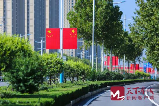 两万员工齐上阵，国庆假期济南“城管蓝”温情护航“中国红”