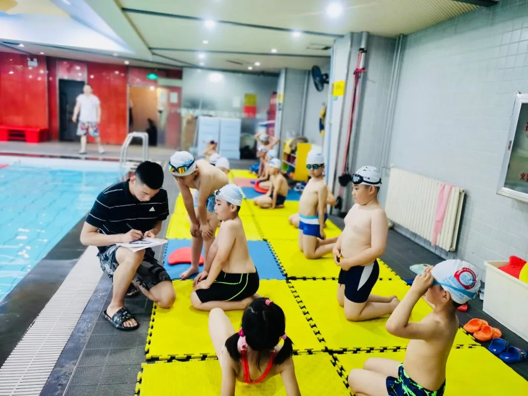 中健健身游泳教练赵国栋：游泳让我快乐，希望能把这份幸福带给更多人