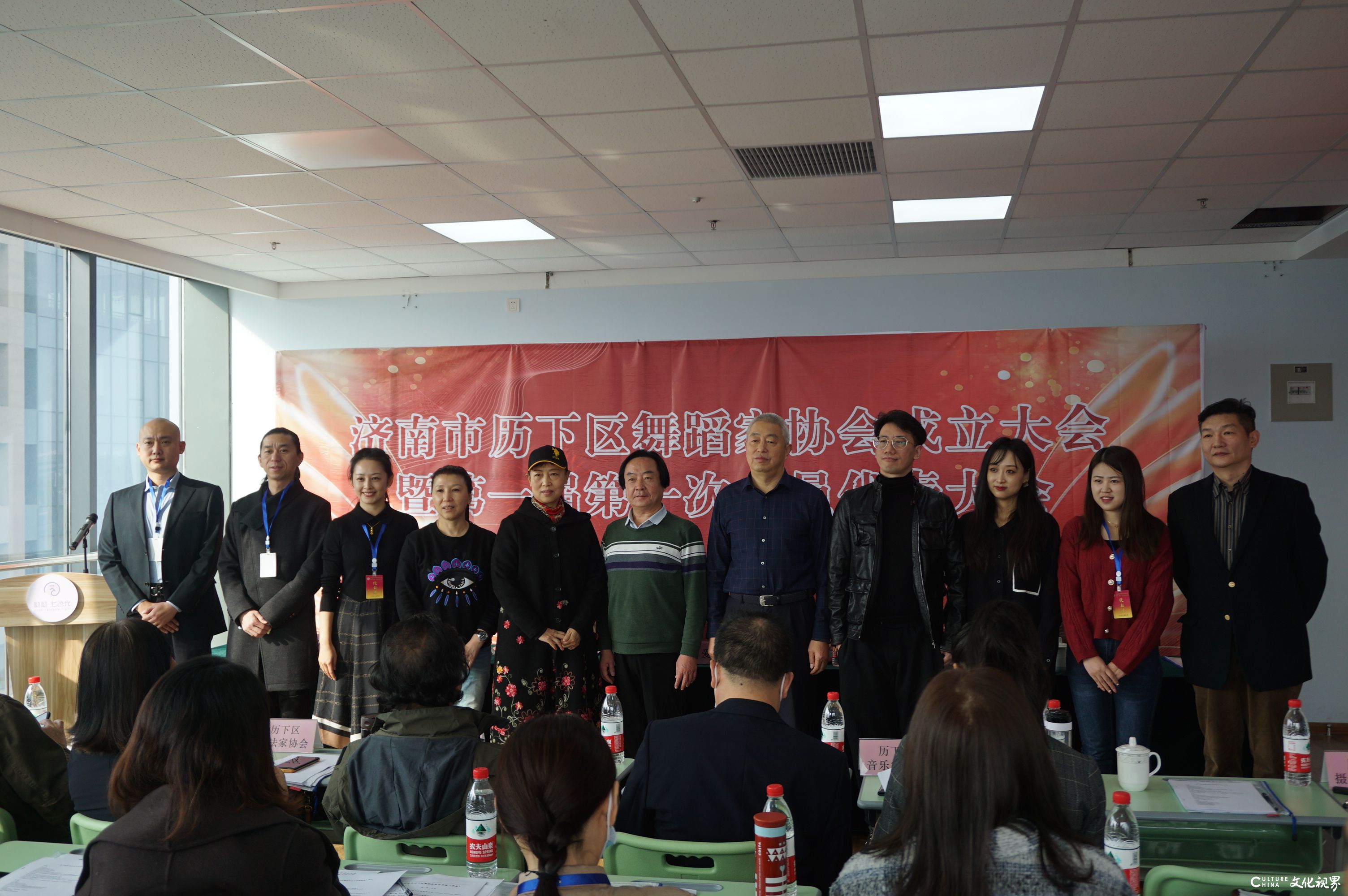 济南市历下区舞蹈家协会成立，杨莹当选为会长