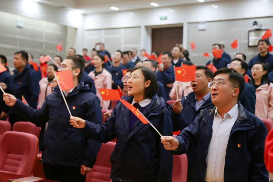 济南市青少年宫教师路岚将“音乐党课”开进山东省委党校