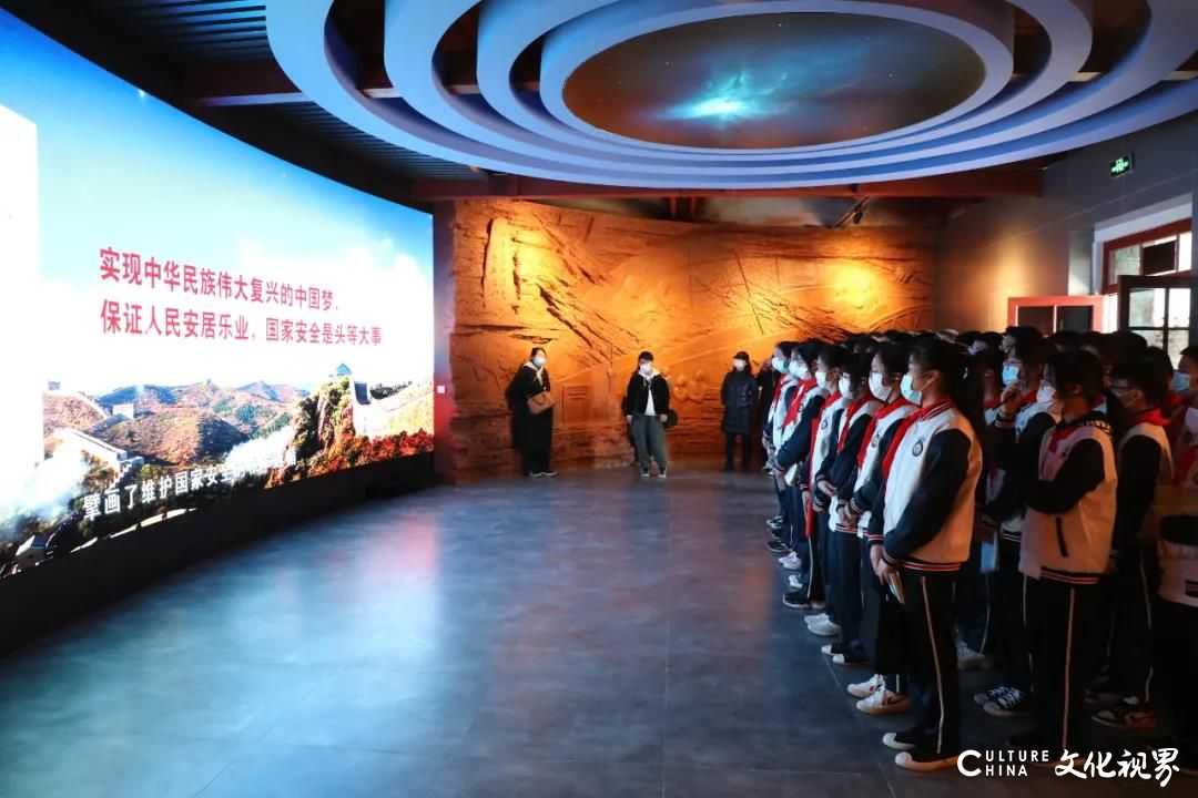 威海刘公岛宣讲团走进校园，让红色故事“声”入人心