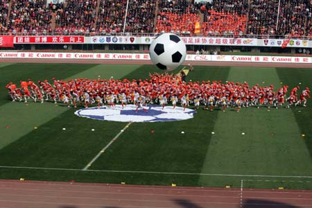 中国足球“地产时代”落幕，浮华过后一地鸡毛？