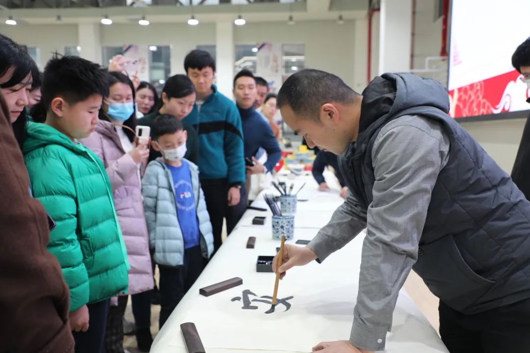 “安生教育集团济南员工家庭日”再起航，开启共同进步新篇章