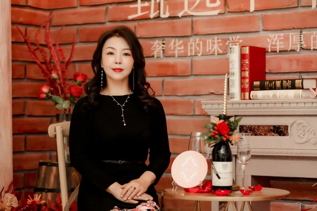 品红酒 留倩影，莎蔓莉莎北京事业群都司会所与您共享“甄选下午茶”的曼妙时刻