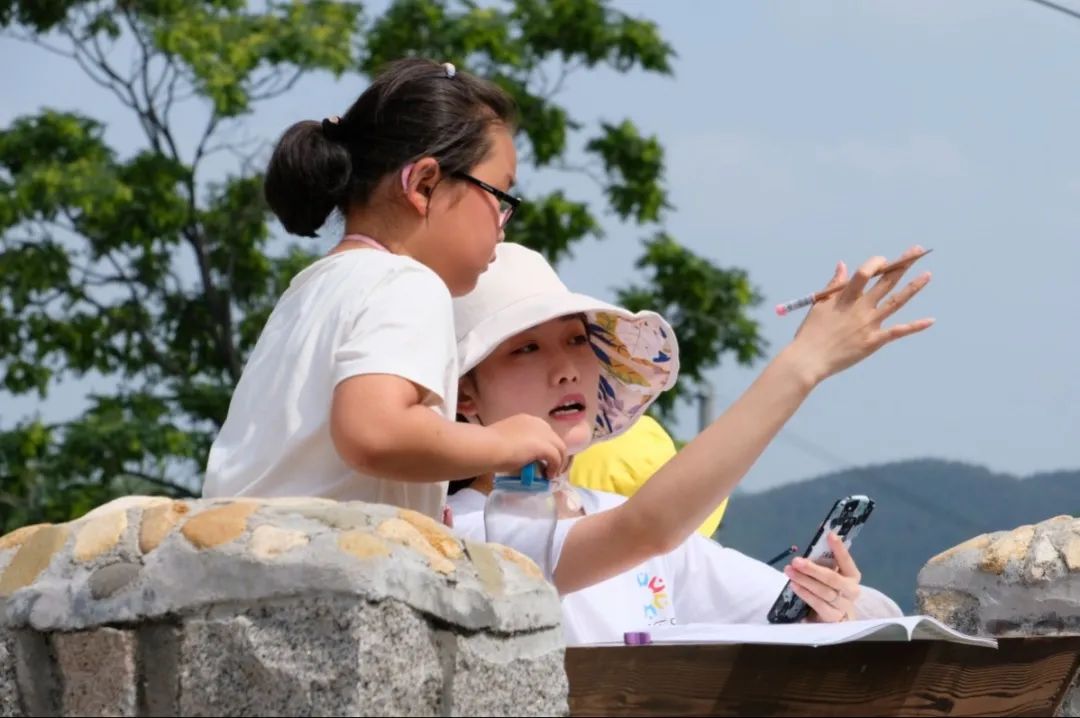 拍婚纱、学绘画、露营、徒步……威海千里山海自驾旅游公路以路为链，放大优势共享红利