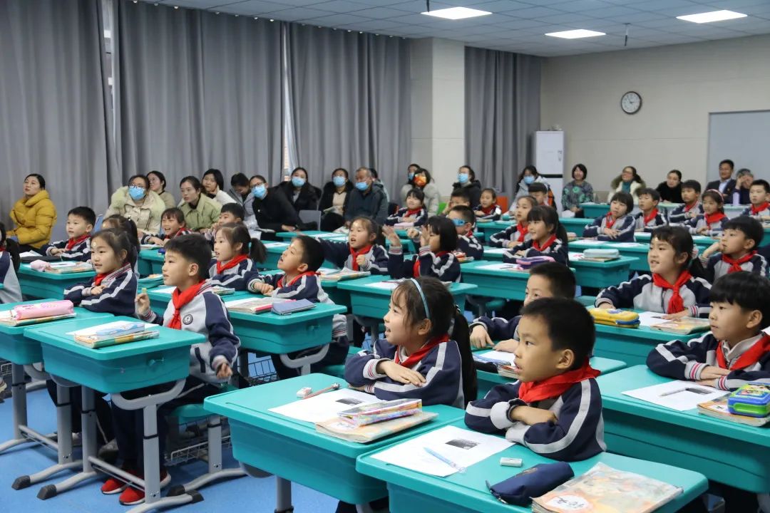 济南市历城区虞山路学校＆东城实验小学共同开展“复习课”教研