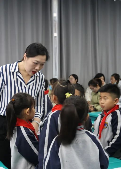 济南市历城区虞山路学校＆东城实验小学共同开展“复习课”教研