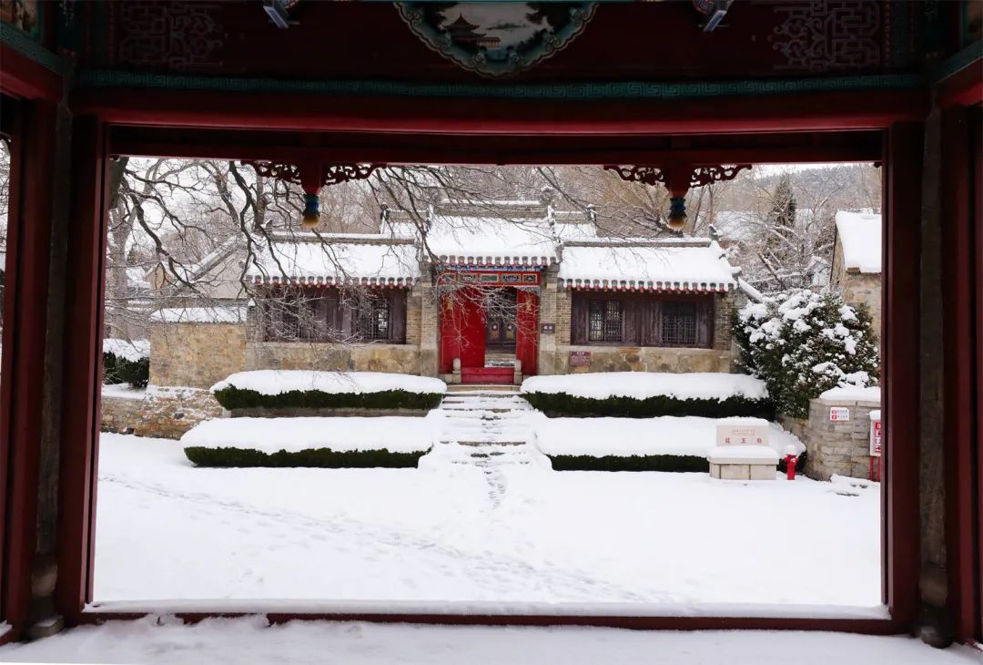 当威海刘公岛遇上雪，浪漫便穿越了百年