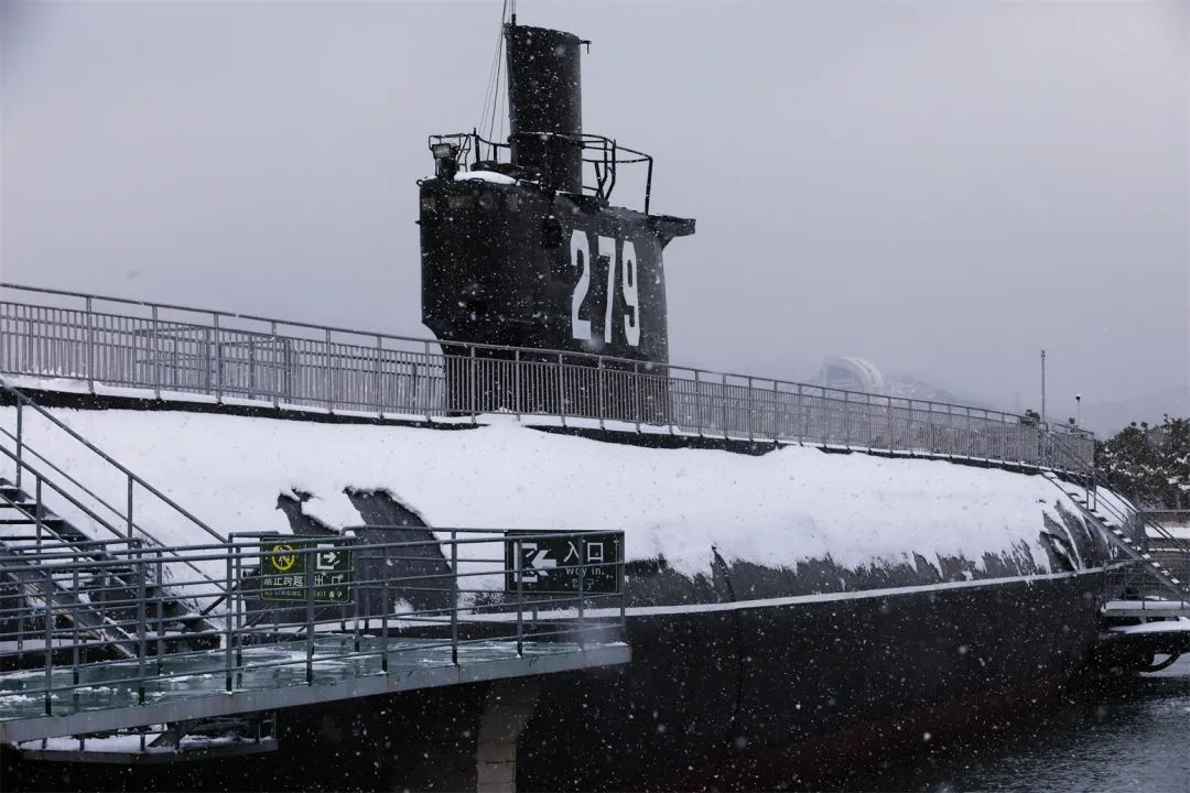 当威海刘公岛遇上雪，浪漫便穿越了百年