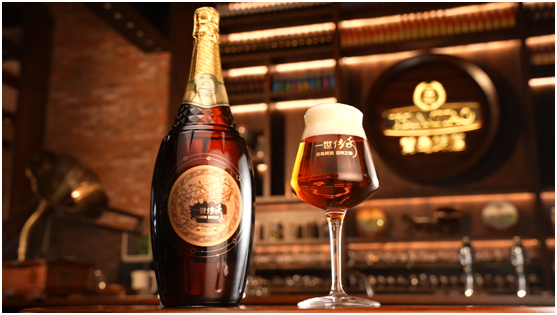 百年橡桶融汇传奇之酿——青岛啤酒发布艺术典藏超高端新品“一世传奇”