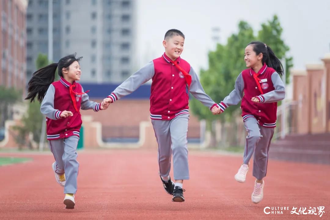 山东师大基础教育集团两所直属学校荣获“青岛市五星级阳光校园”称号