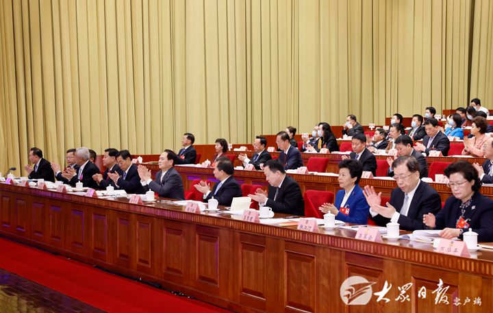 聚焦两会丨山东省政协十二届五次会议举行全体会议，15位委员作大会发言