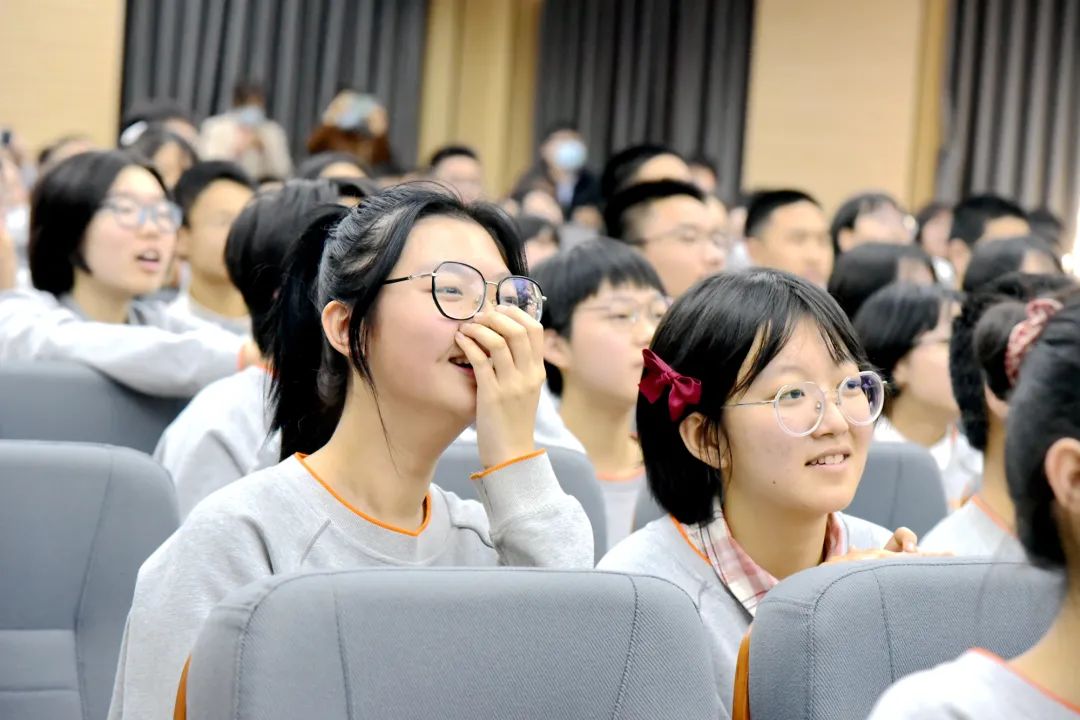 中考倒计时100天，山师齐鲁实验学校举行“百日誓壮志，一起向未来”誓师大会