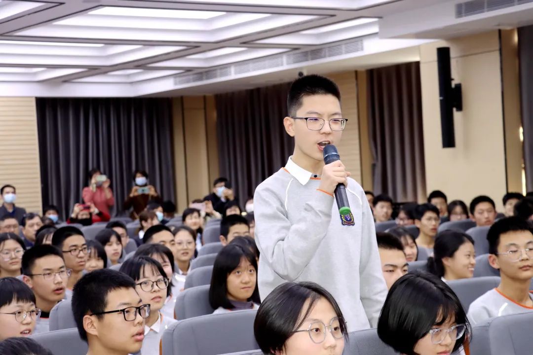 中考倒计时100天，山师齐鲁实验学校举行“百日誓壮志，一起向未来”誓师大会