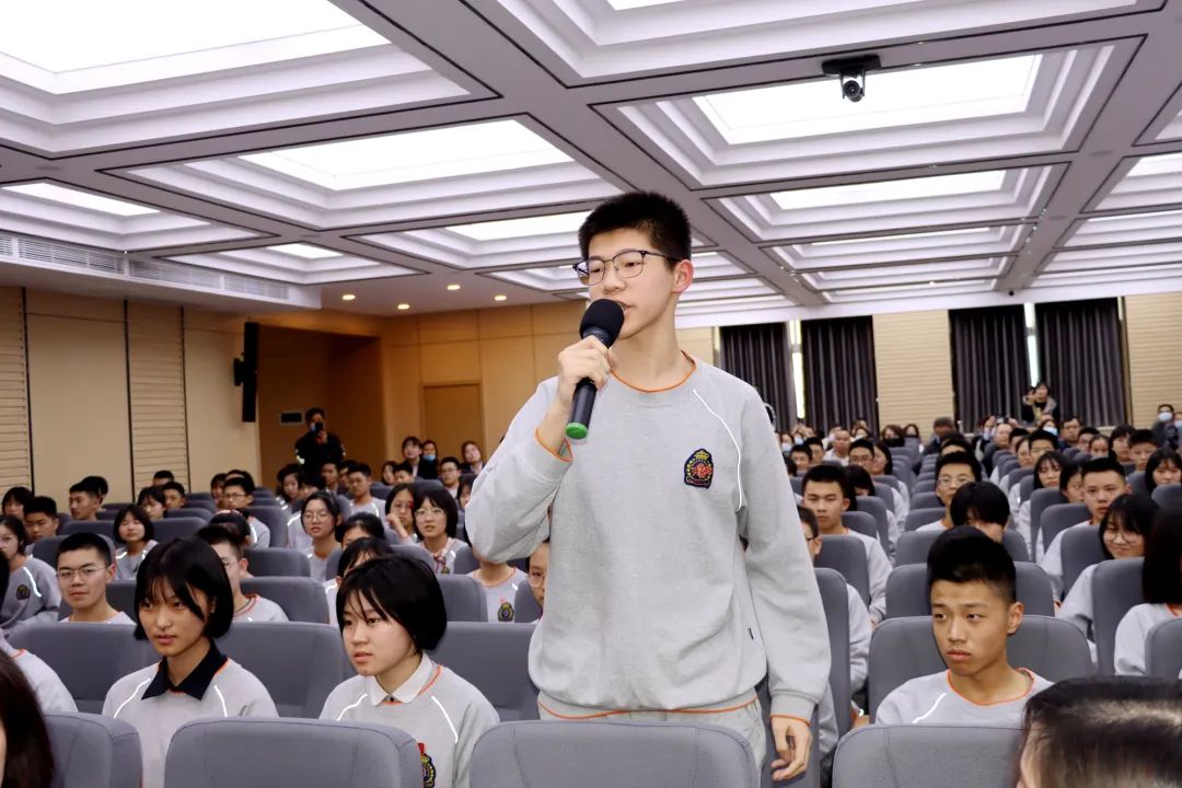 中考倒计时100天，山师齐鲁实验学校举行“百日誓壮志，一起向未来”誓师大会