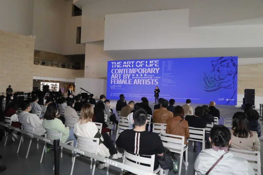 “细嗅蔷薇——生命的艺术：国际当代女性艺术家作品展”在山东美术馆启幕