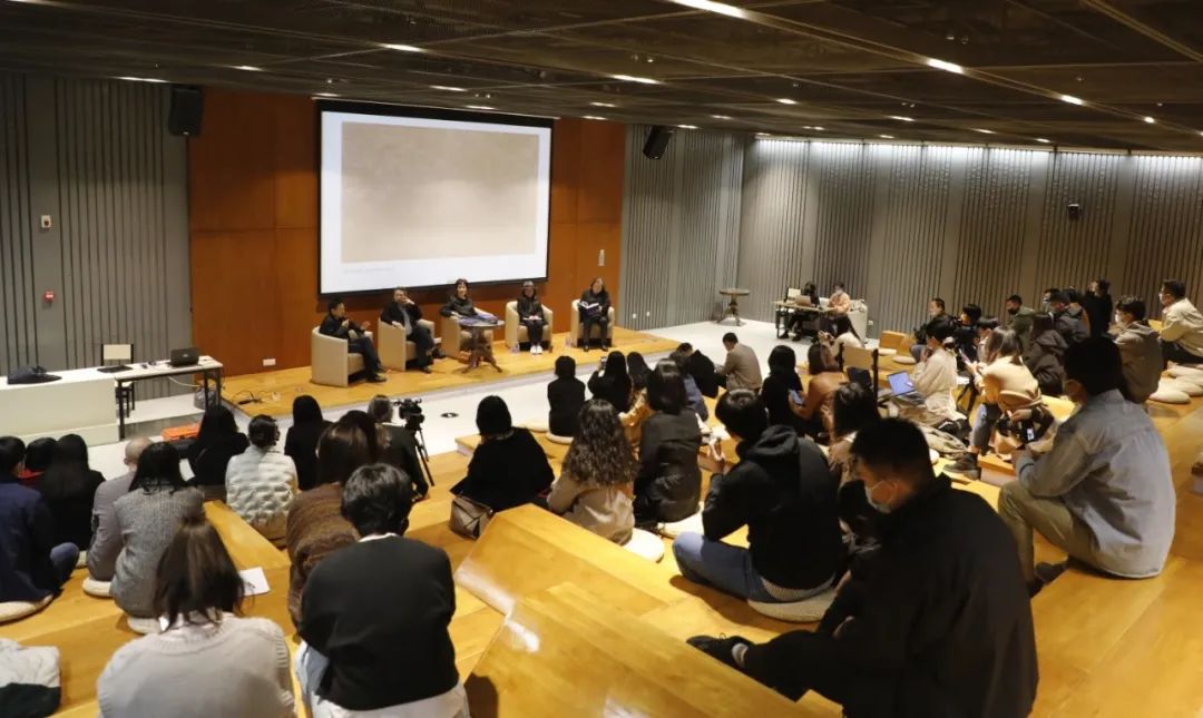 “细嗅蔷薇——生命的艺术：国际当代女性艺术家作品展”在山东美术馆启幕