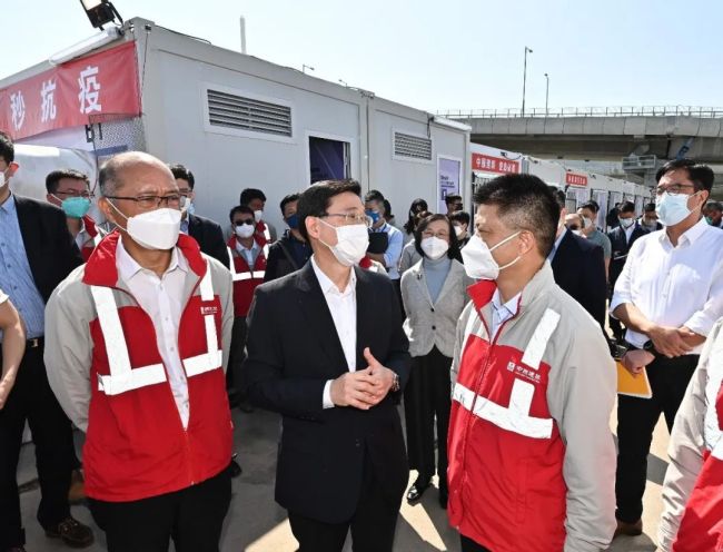 中海地产承建，港珠澳大桥香港口岸人工岛、粉岭方舱医院正式交接