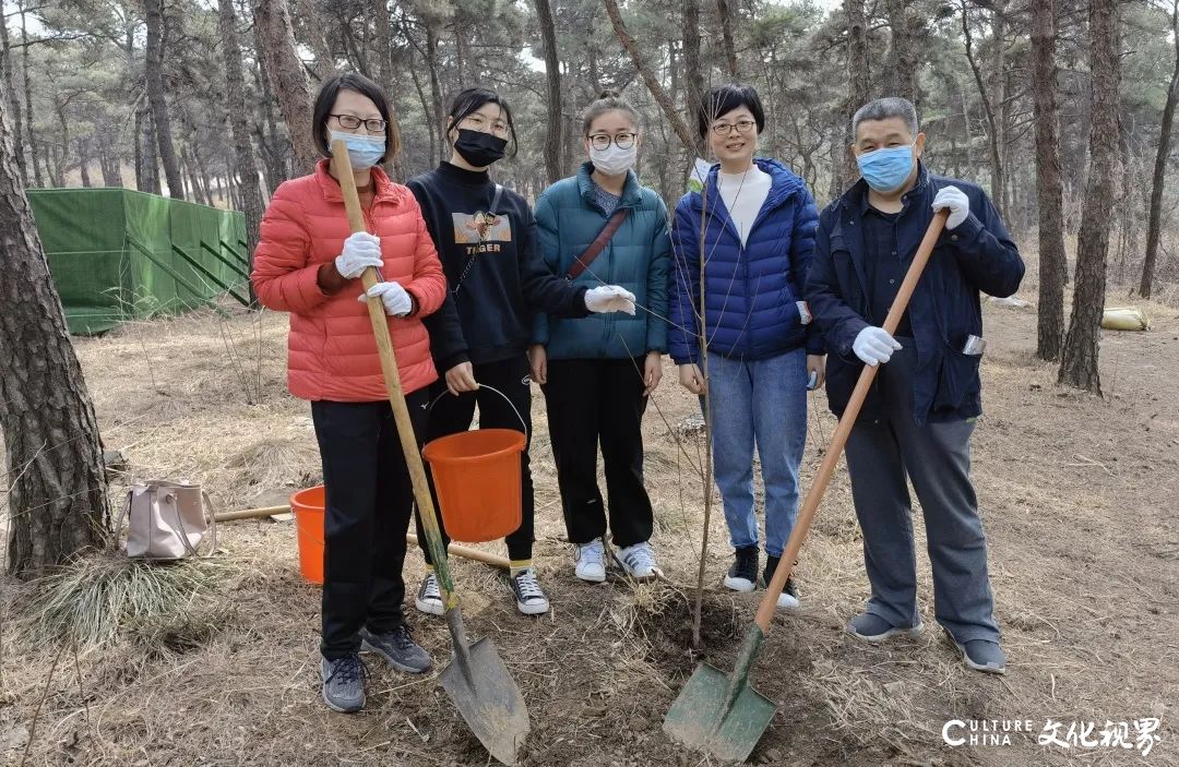 春风十里绿意浓——山东美术馆开展义务植树活动