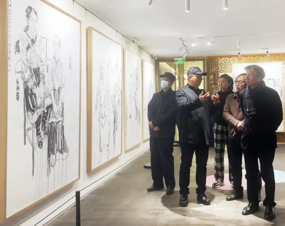 “田黎明、胡伟、刘庆和、王颖生——中国画四人展”今日开幕，范迪安到访荣宝斋参观