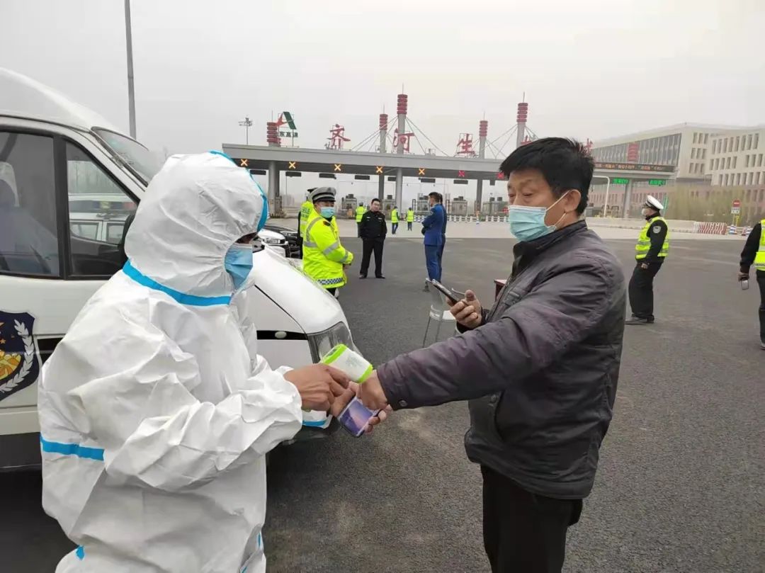 你们是孩子成长的榜样！——山师东海实验学校致敬投身防疫一线的家长们