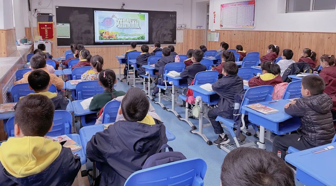 济南市历下区历山学校开启光盘行动，倡议：粒粒不易，不倒不弃