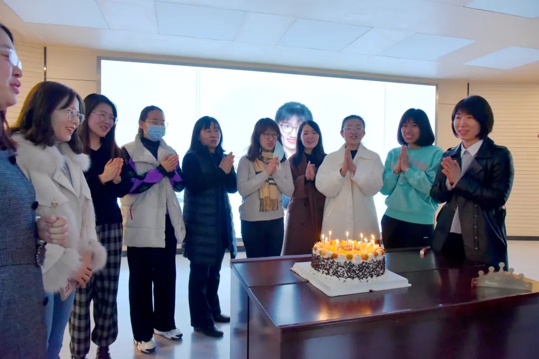 集体生日会，情暖园丁心——山师齐鲁实验学校举办集体生日派对