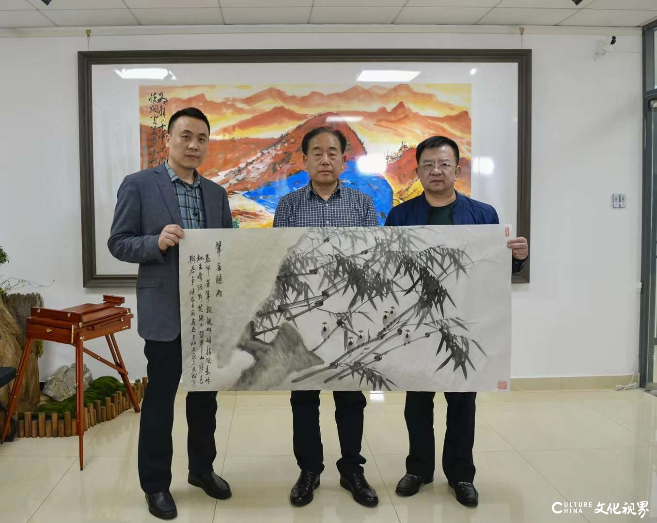 翠崖听雨，暗香浮动——著名画家曾先国走进文化视界