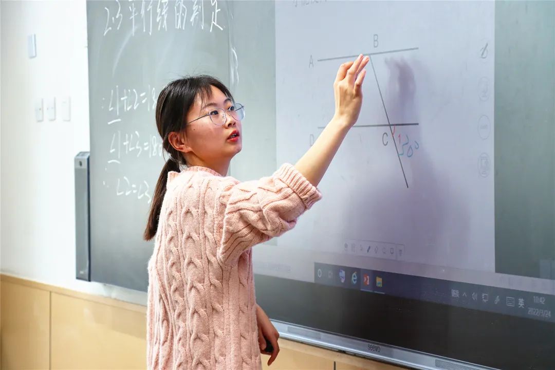 山师郓城照昕实验学校初中部开展数学学科“同课异构”活动