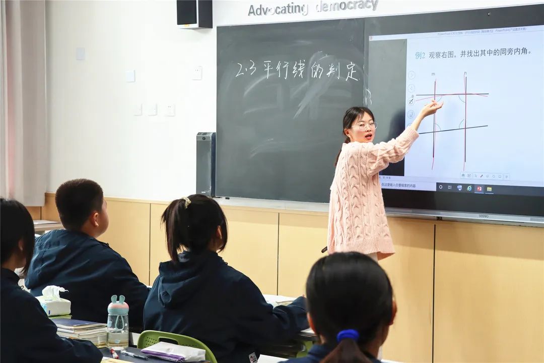 山师郓城照昕实验学校初中部开展数学学科“同课异构”活动