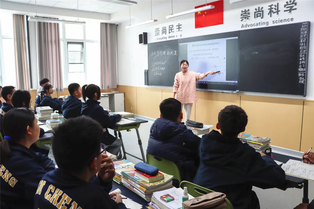 山师郓城照昕实验学校初中部开展数学学科“同课异构”活动